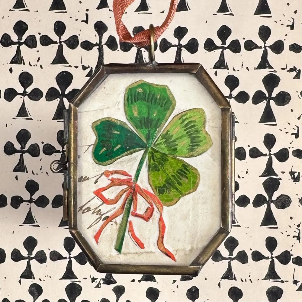 Small Locket - Clover with Bow